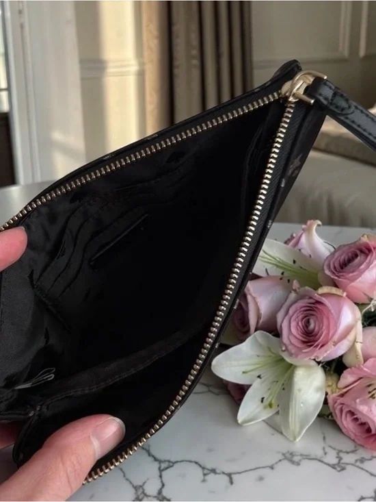 Kate Spade Chelsea Little Better Scattered Gold Star Wristlet EC Like New - Picture 4 of 4